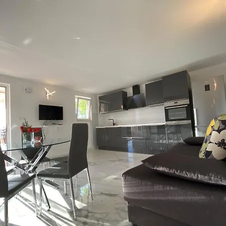Apartment Miroslava