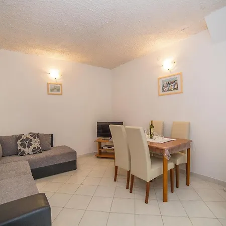 Miroslava Apartment
