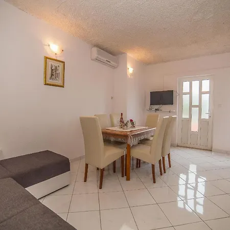 Apartment Miroslava *