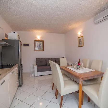 Miroslava Apartment