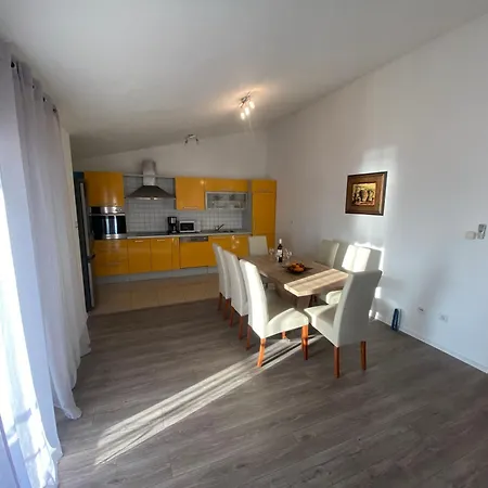 Miroslava Apartment